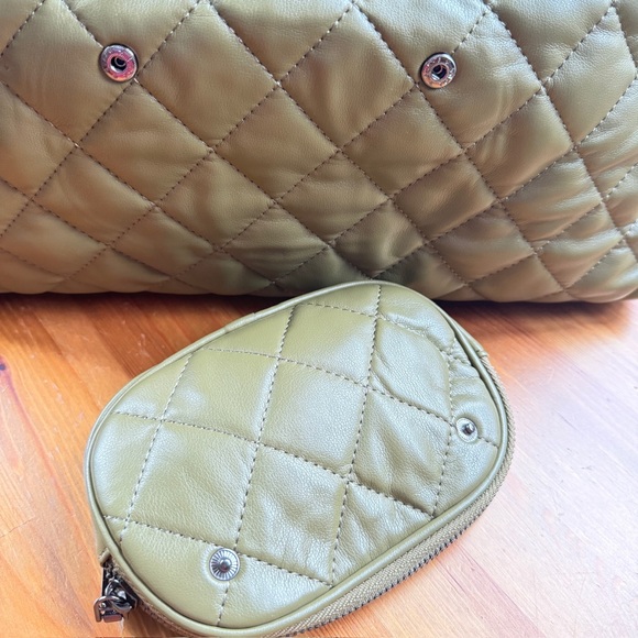 Khaki quilted puffer hobo bag nwt - Picture 11 of 14